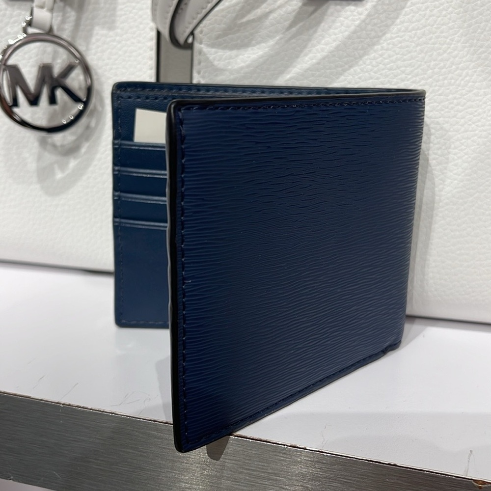 Michael Kors Cooper Billfold Wallet
Navy 
NWT - Picture 3 of 16